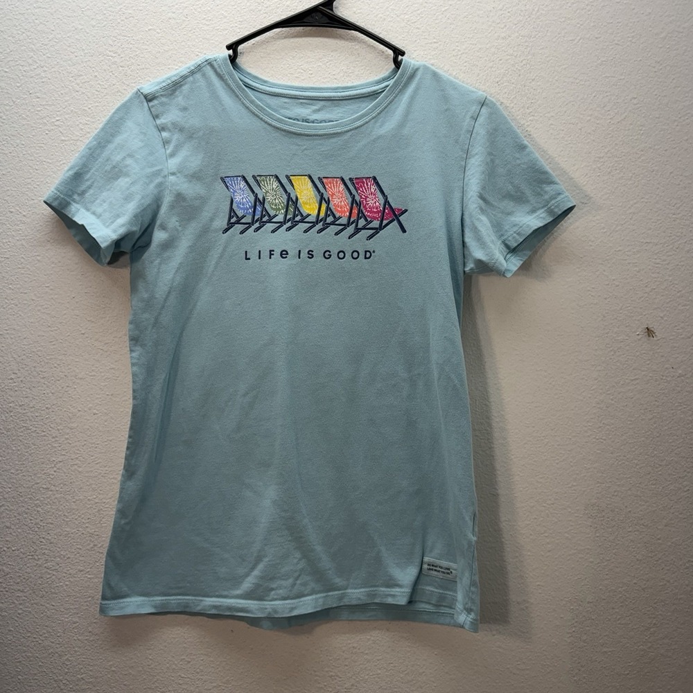 Life is Good Womens Blue Beach Chairs Graphic TShirt Size S Short Sleeve Tee